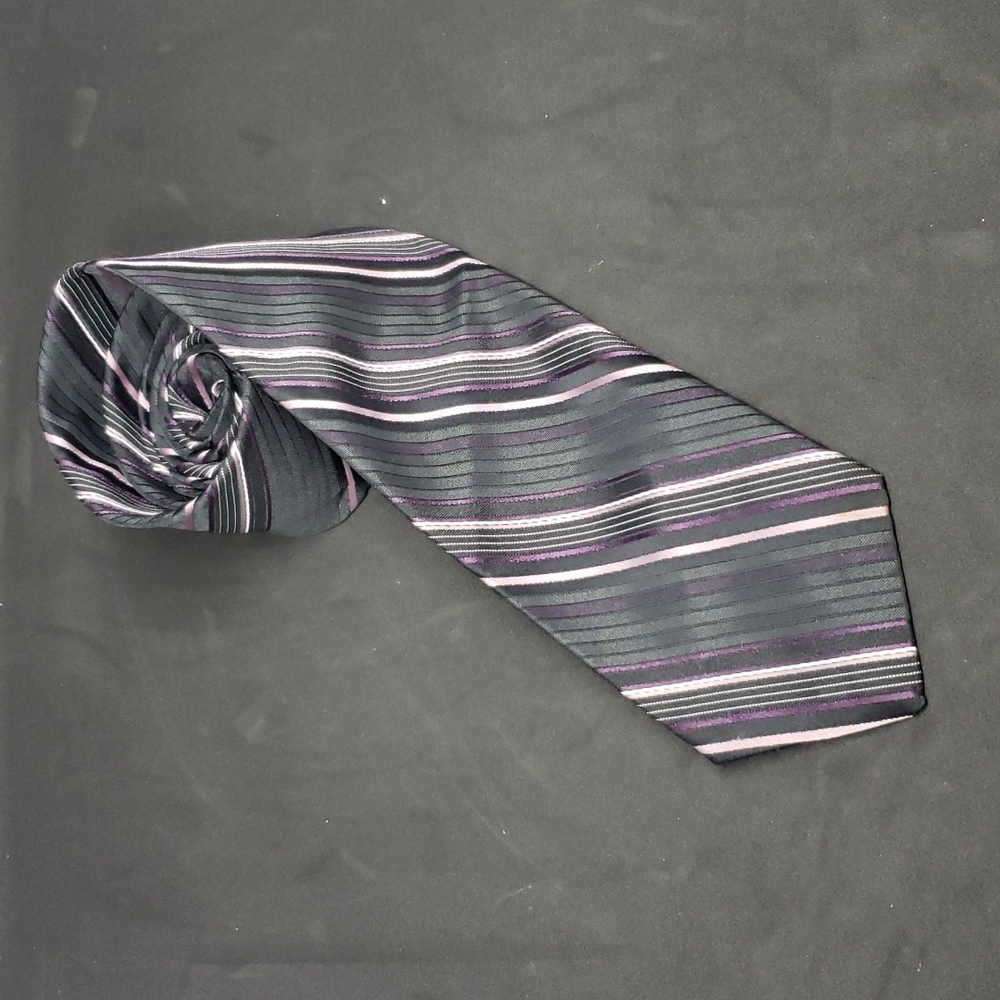 Ohrbach's striped tie